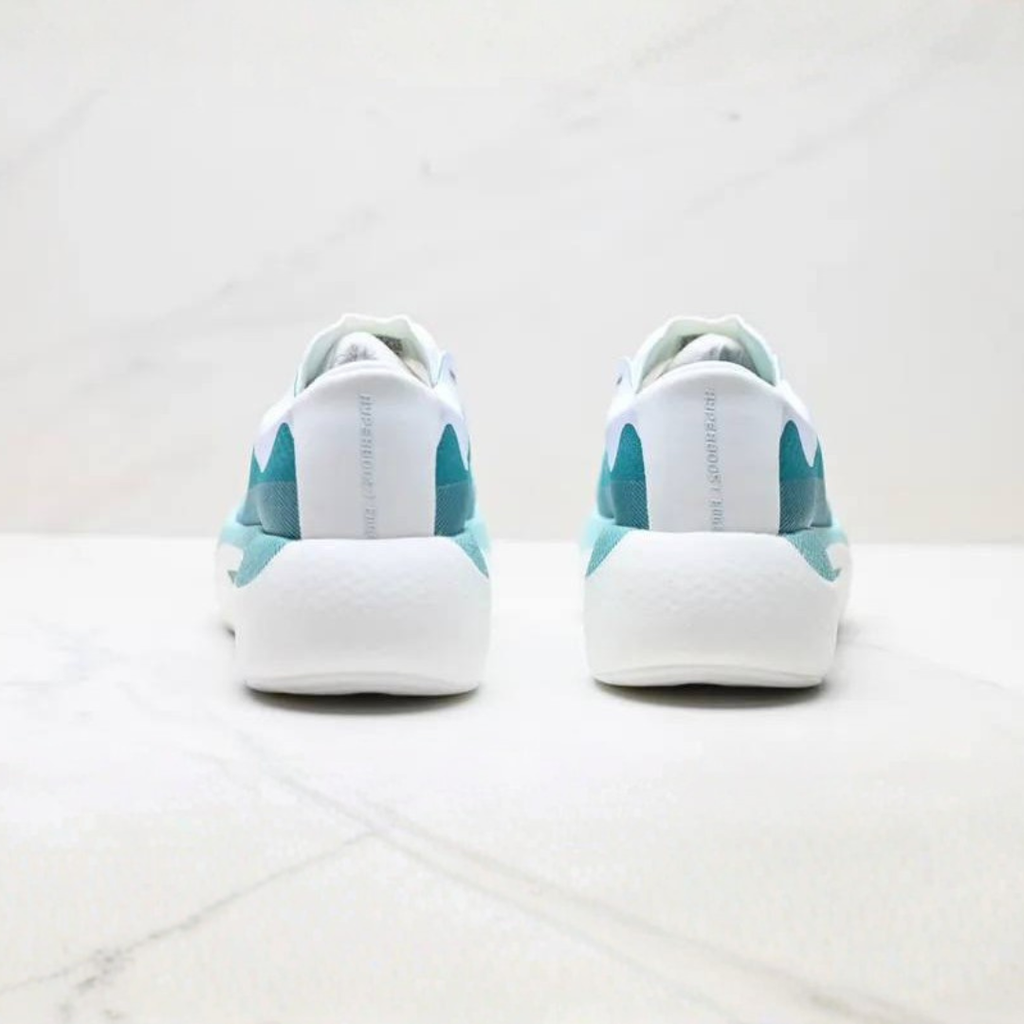 Adidas Hyperboost Edge™ – Blanc avec Vert Foncé