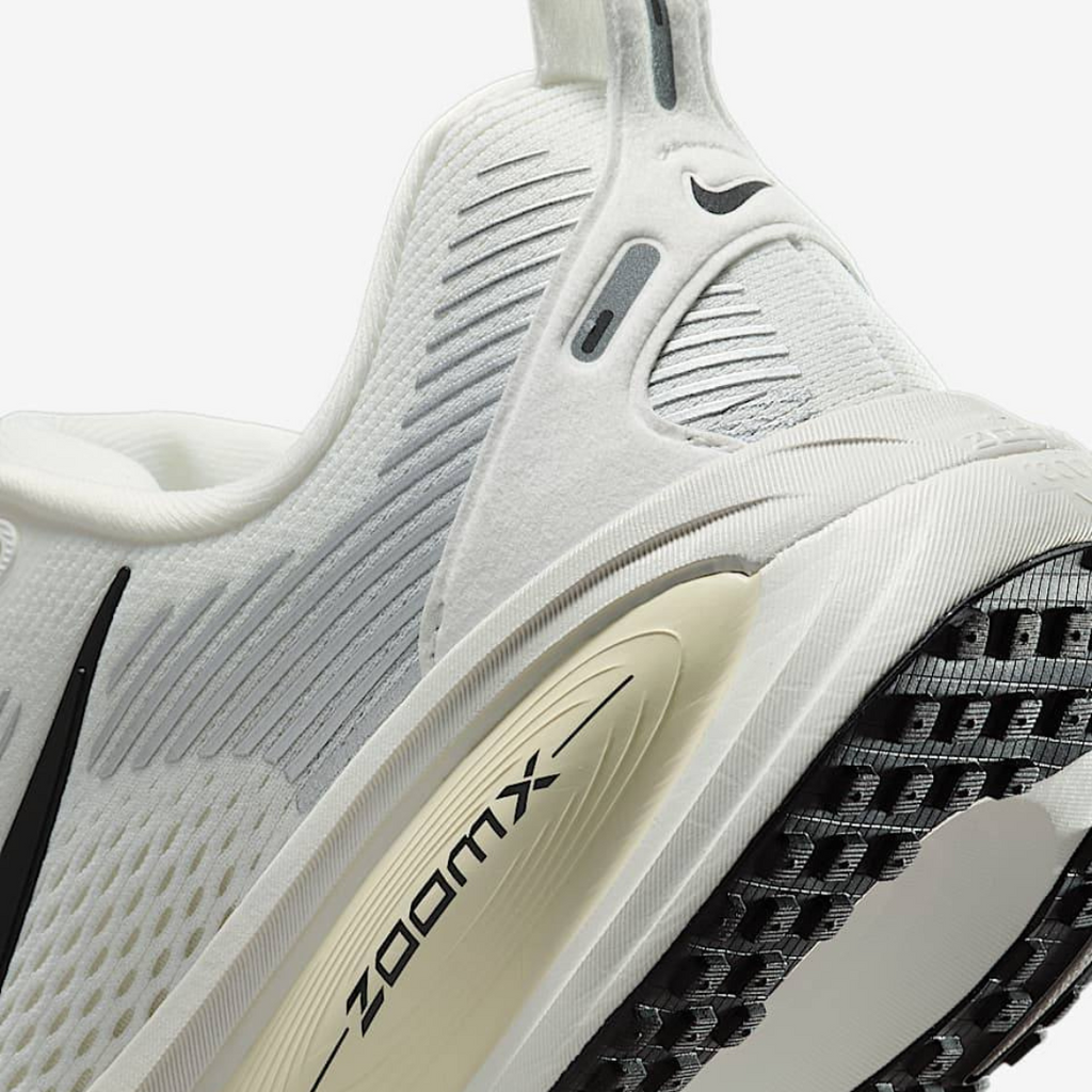 Nike Vomero 18™ – Édition Triple Noir