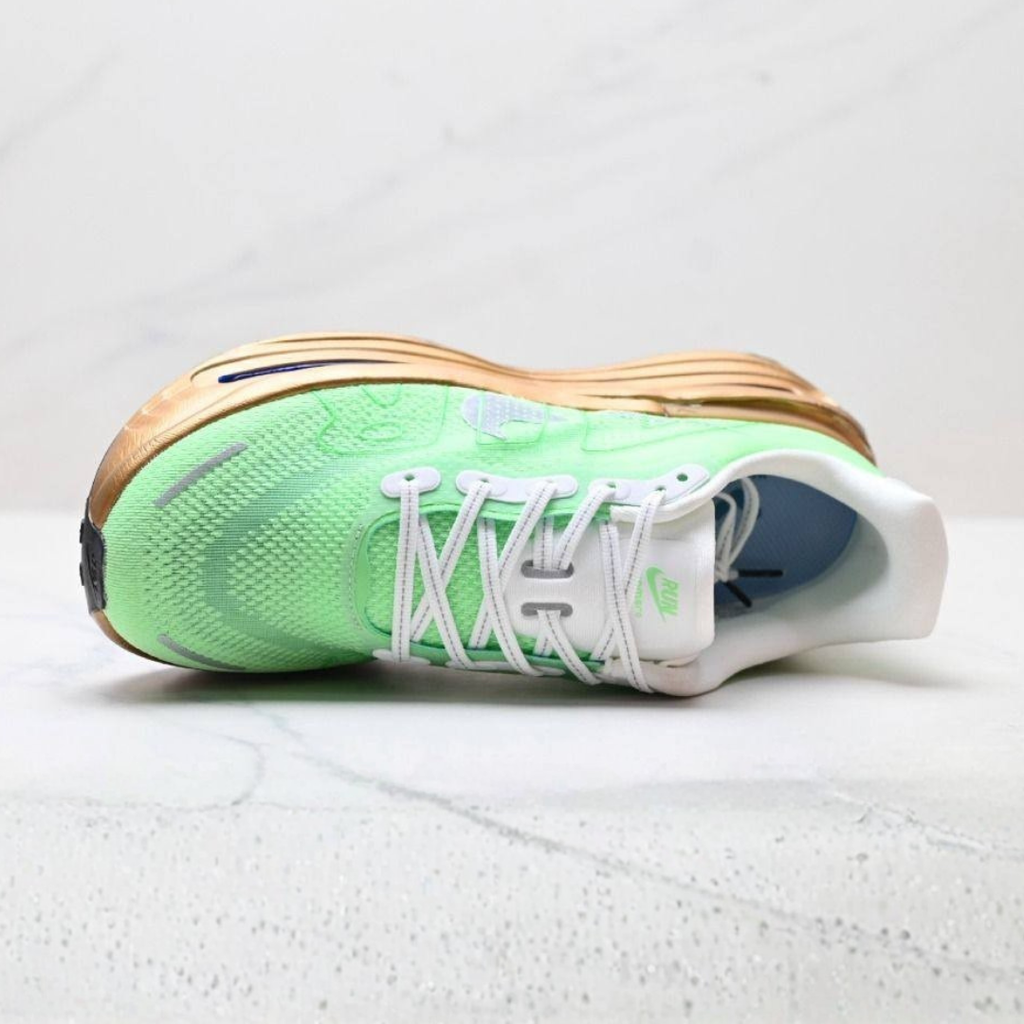 Nike Vomero Premium™ – Vert Surge avec Or Métallique
