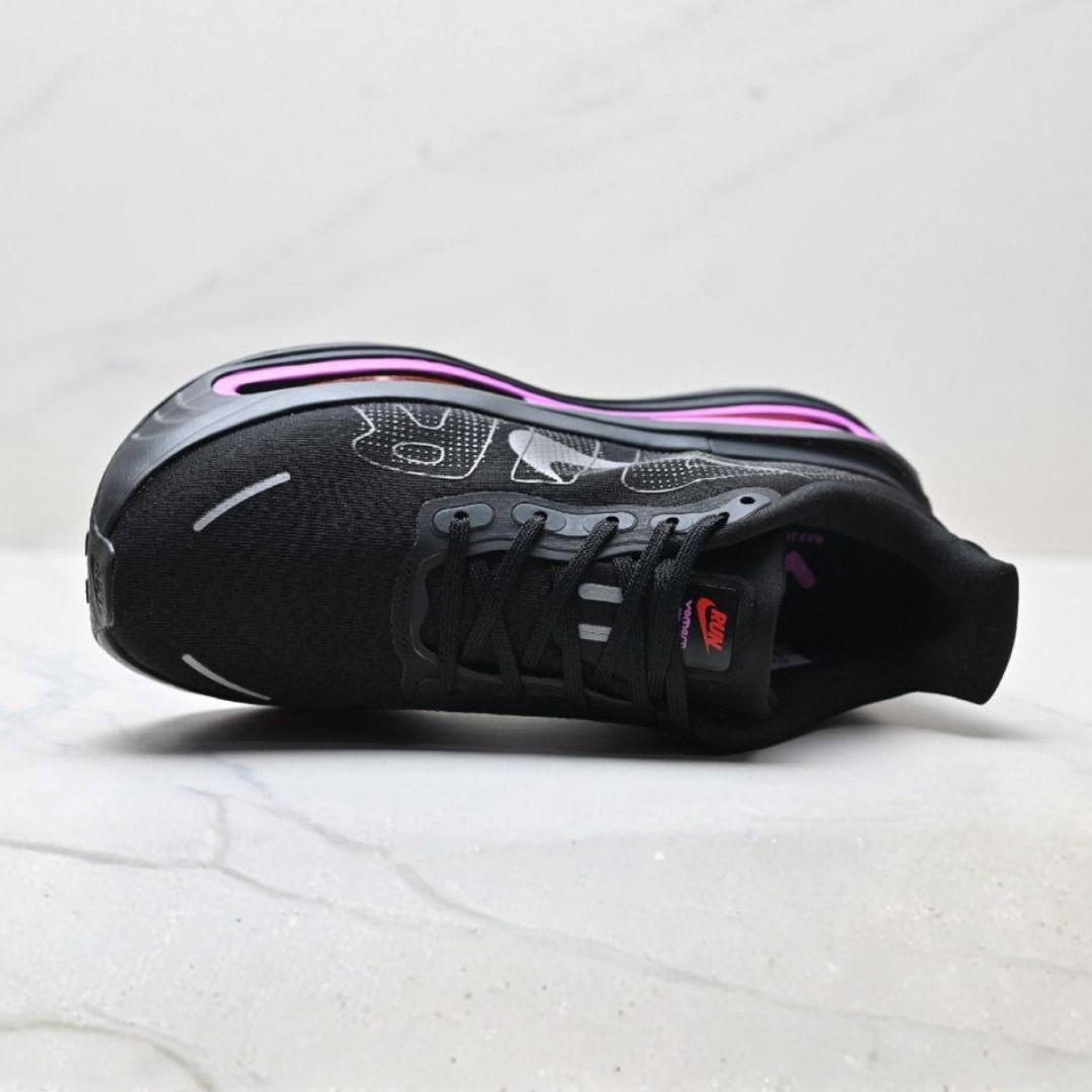 Nike Vomero Premium™ – Noir Shadow c/ Violet Pulse