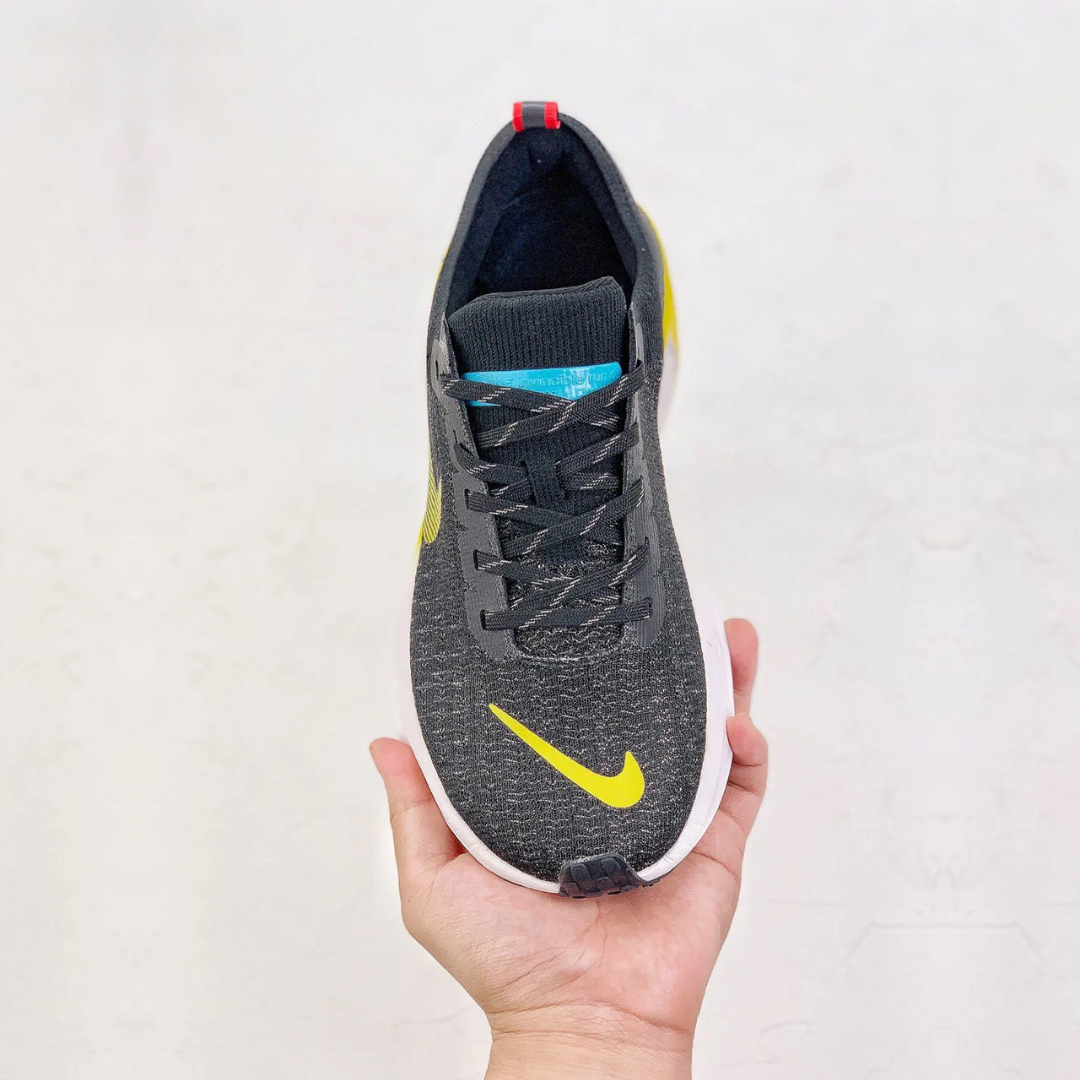 Nike ZoomX Invincible Run 3™ – Noir Core avec Bleu Baltique et Jaune Volt