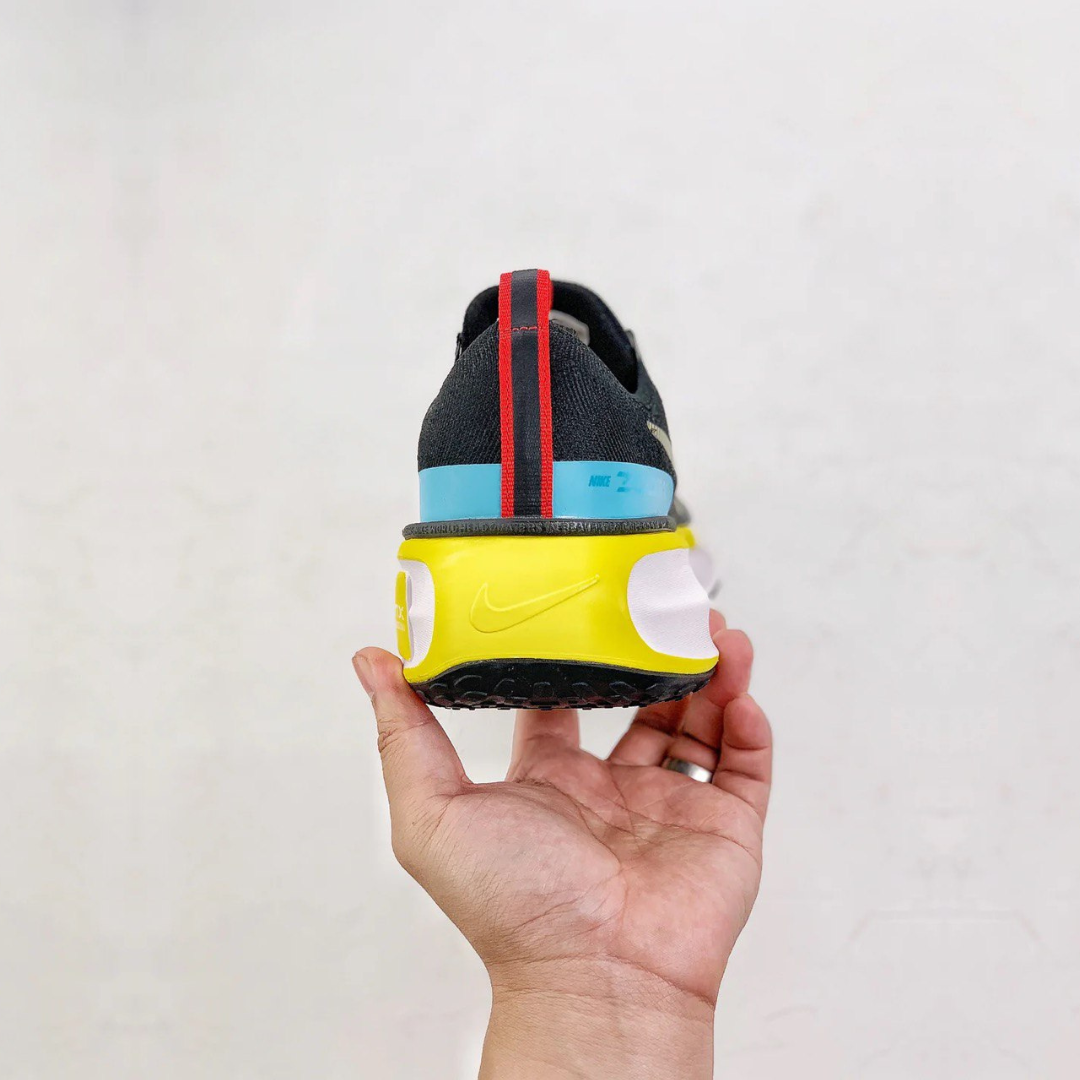 Nike ZoomX Invincible Run 3™ – Noir Core avec Bleu Baltique et Jaune Volt