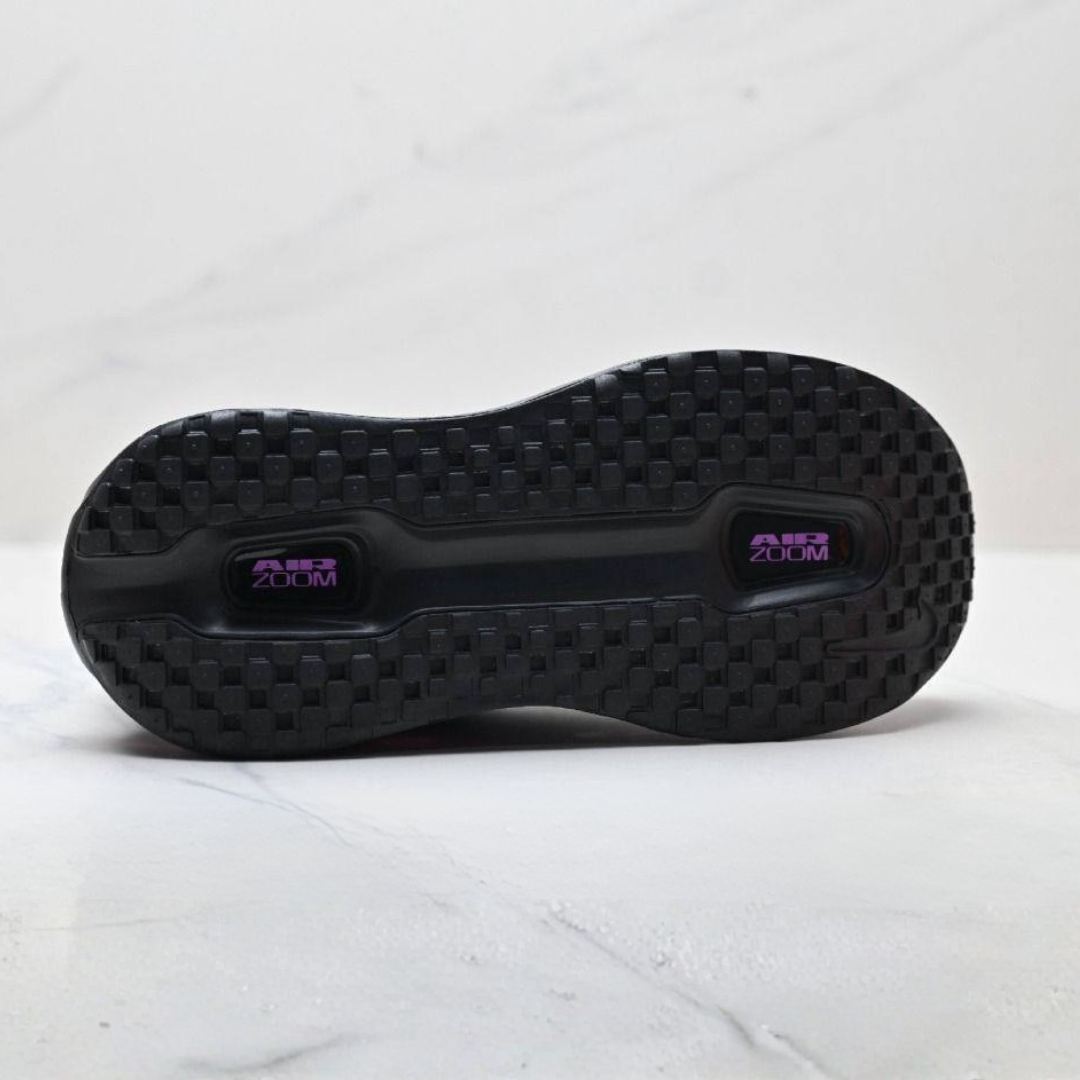 Nike Vomero Premium™ – Noir Shadow c/ Violet Pulse