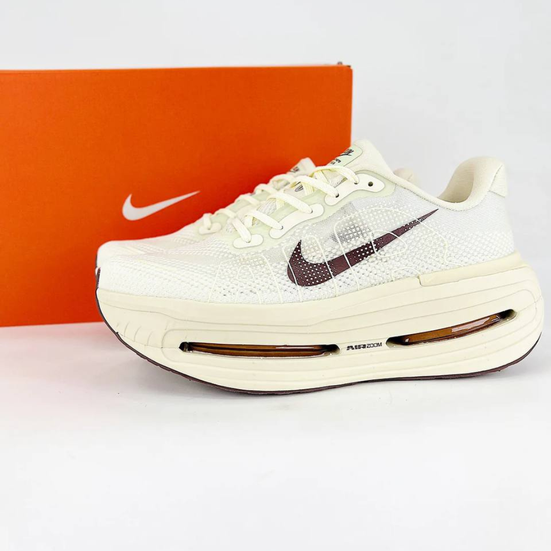 Nike Vomero Premium™ – Sable du désert avec Brun terre