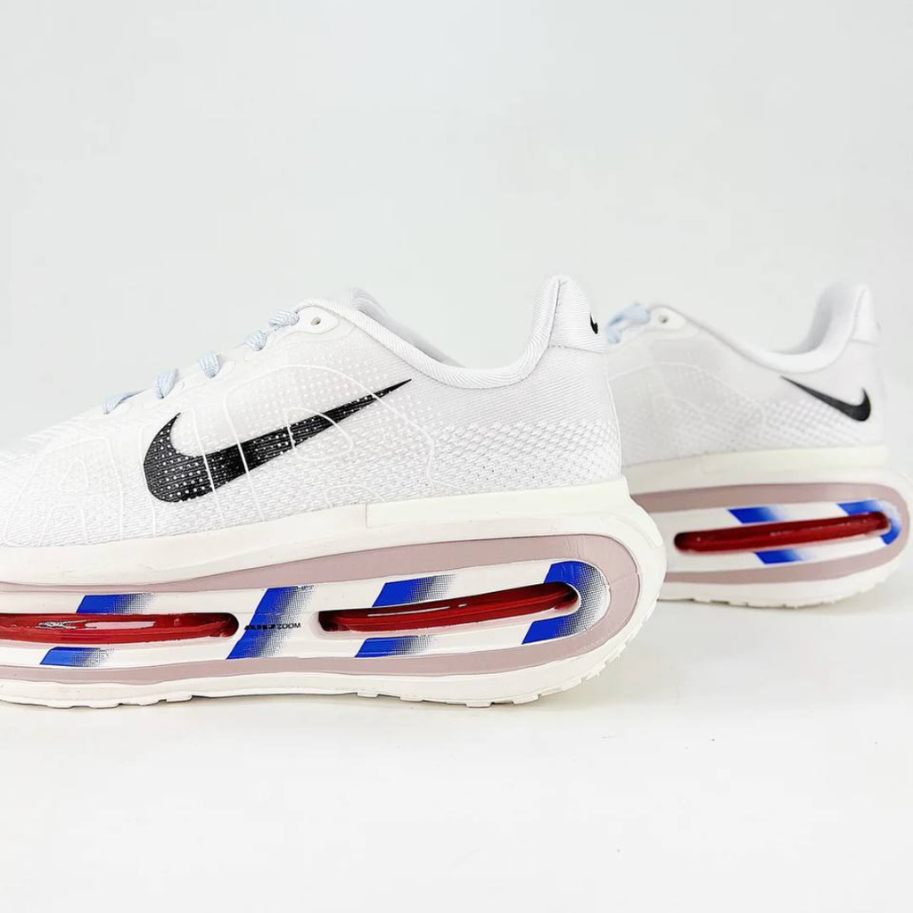 Nike Vomero Premium™ – Blanc Lumière avec Bleu Océan et Rouge Carmin