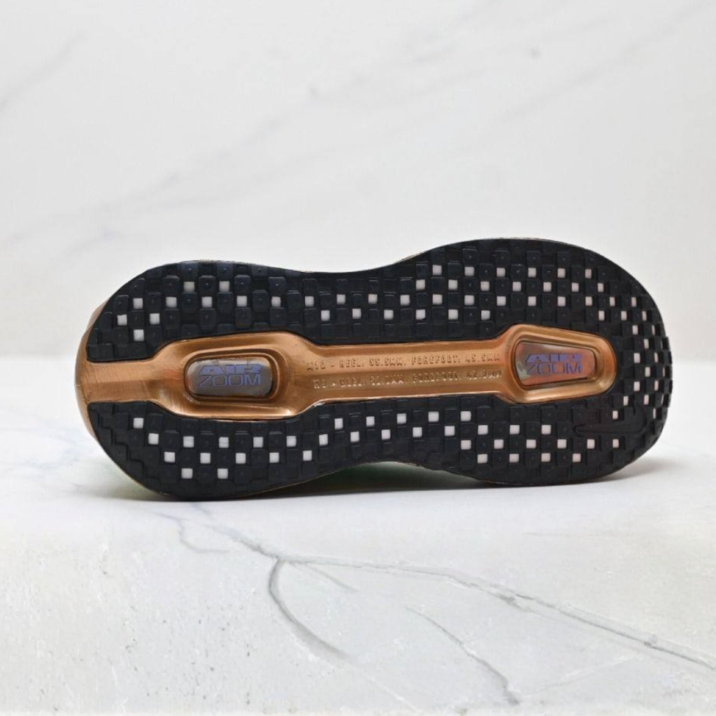 Nike Vomero Premium™ – Vert Surge avec Or Métallique