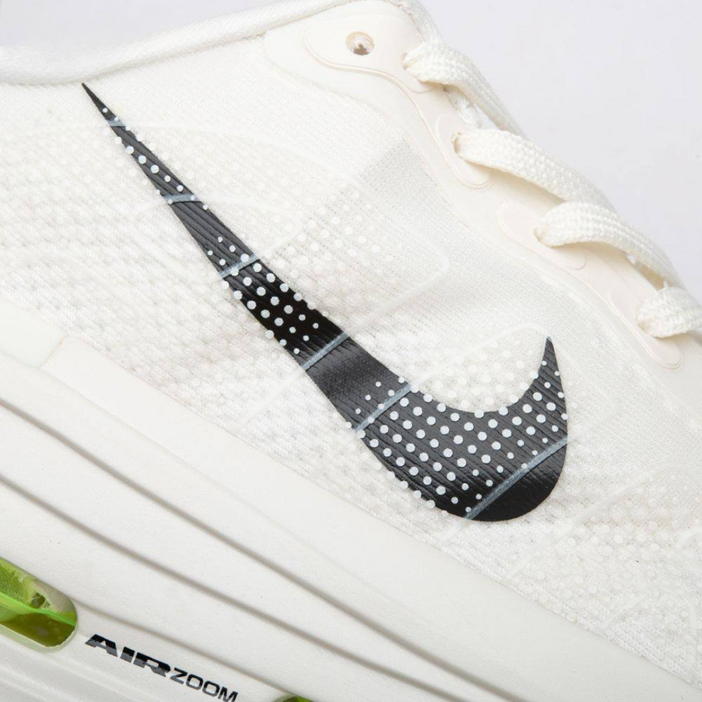 Nike Vomero Premium™ – Blanc brillant avec vert flashy
