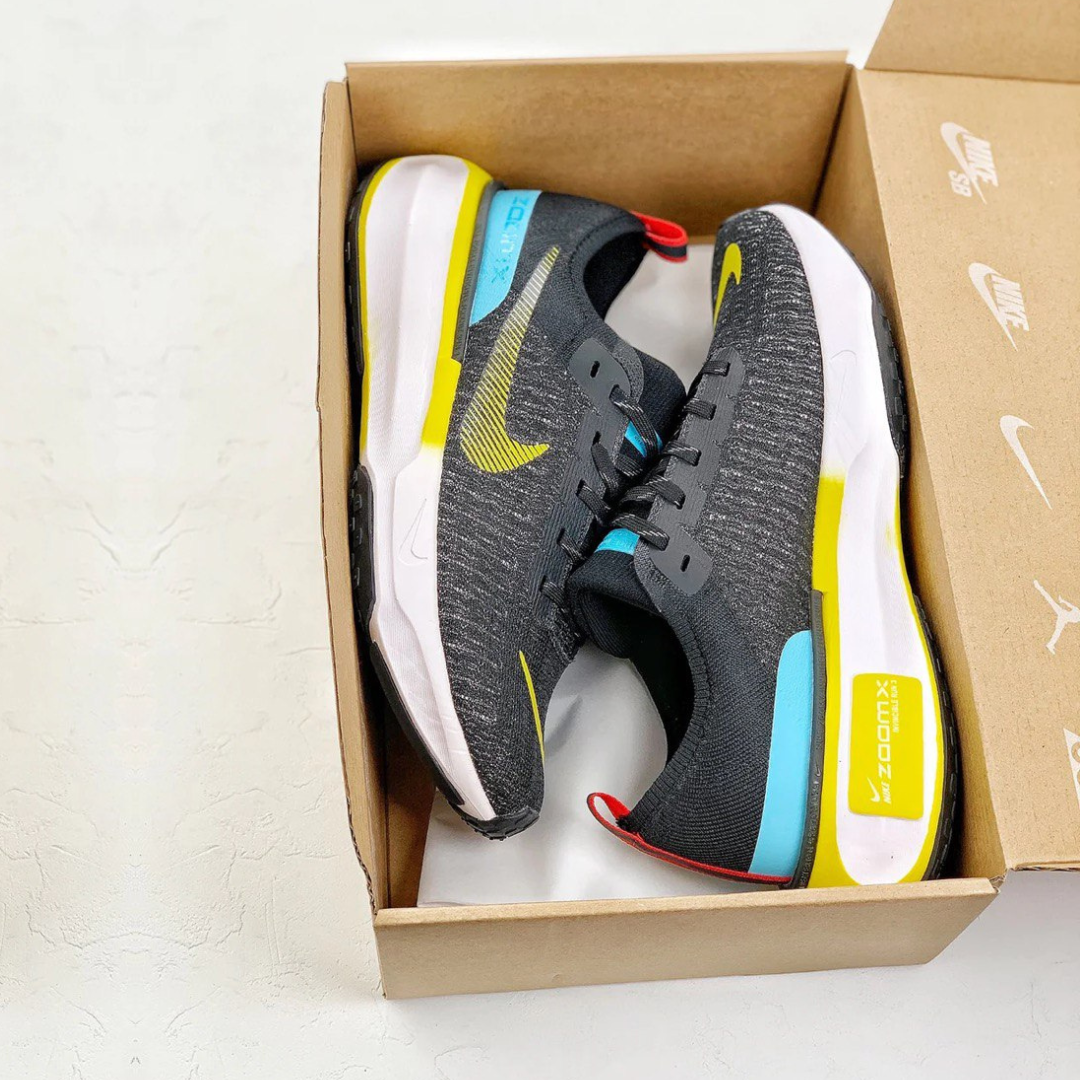 Nike ZoomX Invincible Run 3™ – Noir Core avec Bleu Baltique et Jaune Volt