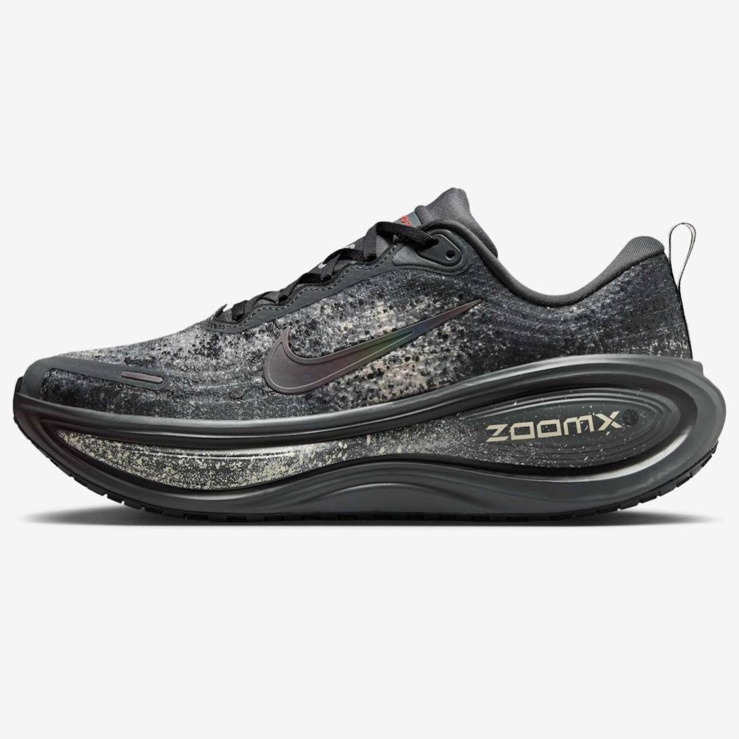 Nike Vomero Plus™ – Avoine Sable c/ Anthracite Fumée