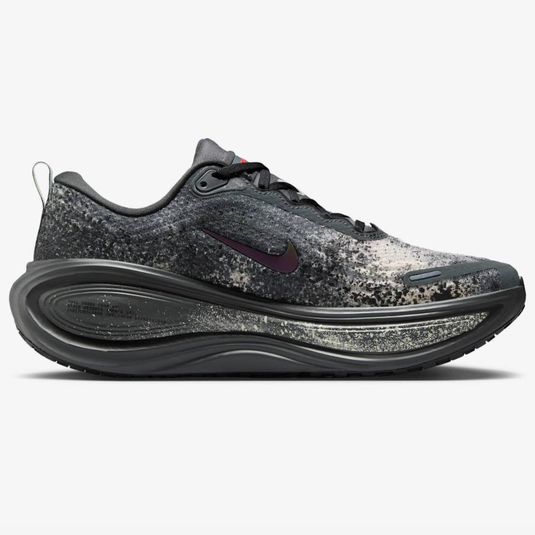 Nike Vomero Plus™ – Avoine Sable c/ Anthracite Fumée