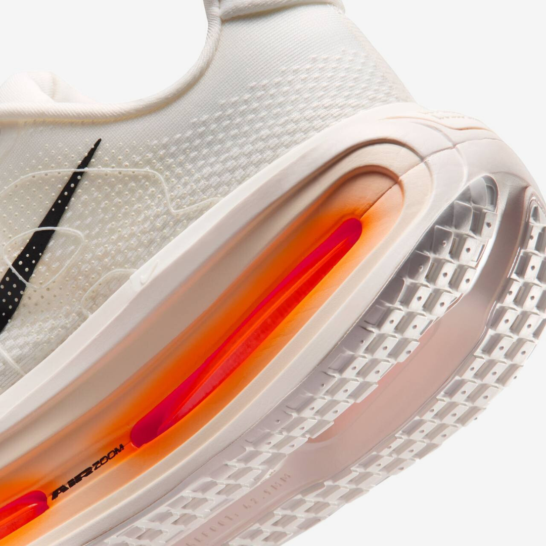 Nike Vomero Premium™ – Sable du désert avec Orange coucher de soleil