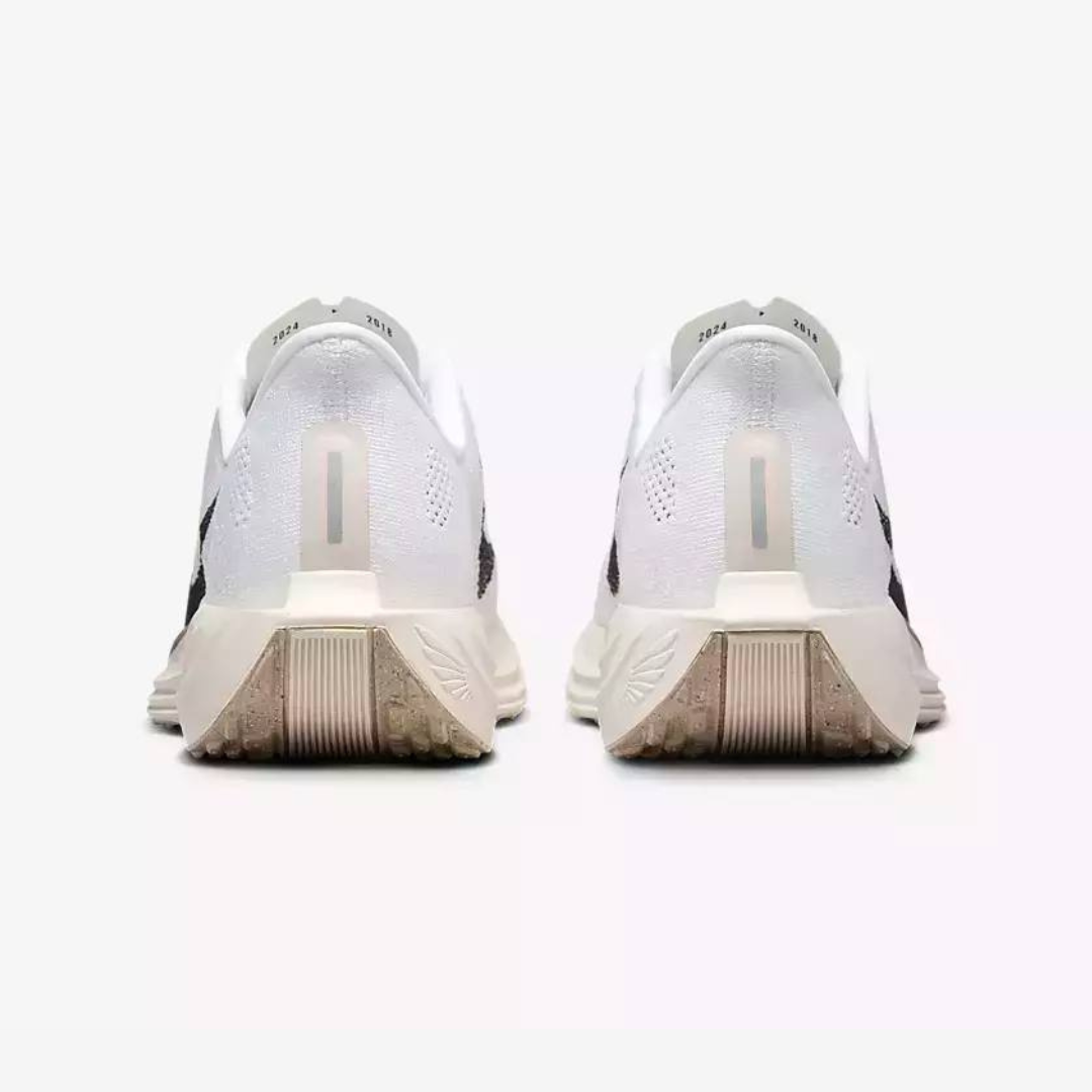 Nike Air Zoom Pegasus Plus™ – Blanc/Beige