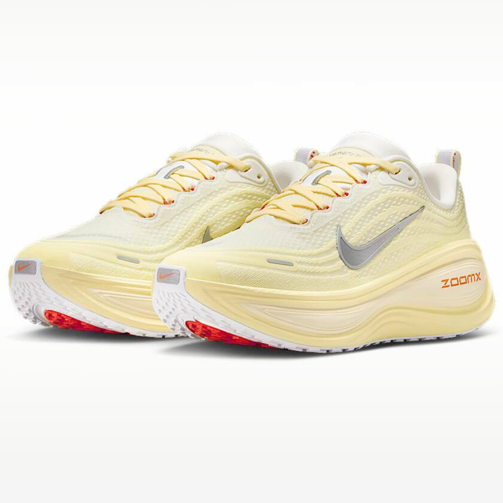 Nike Vomero Plus™ – Light Volt et Crimson Rush