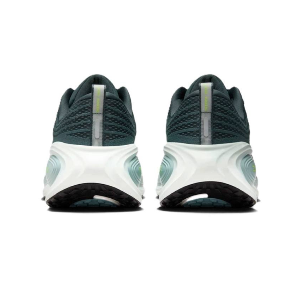 Nike Vomero Plus™ – Vert foncé avec Volt Surge