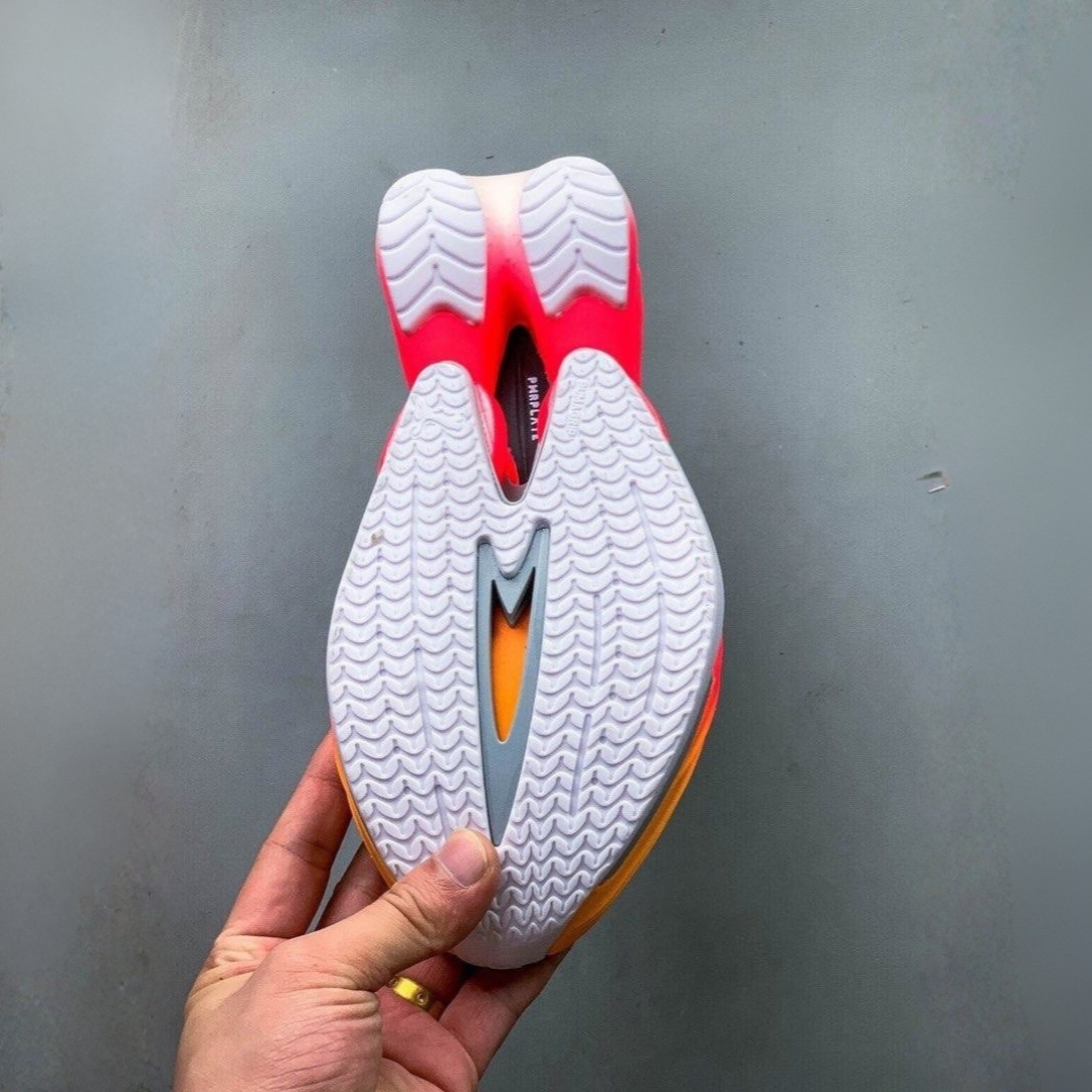 Puma Fast-RB Nitro Elite™ – Blanc avec Rose et Orange