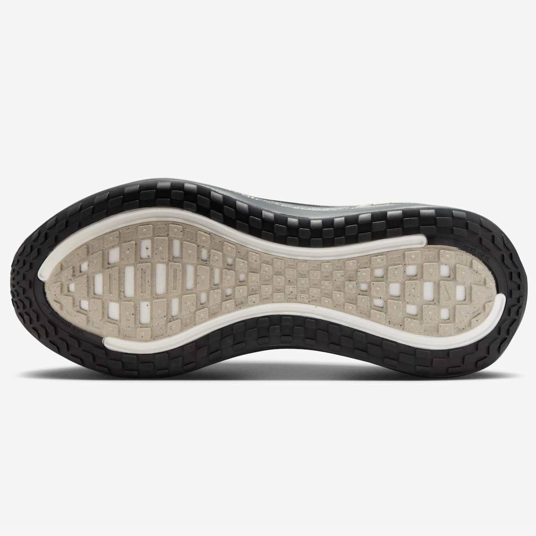Nike Vomero Plus™ – Avoine Sable c/ Anthracite Fumée