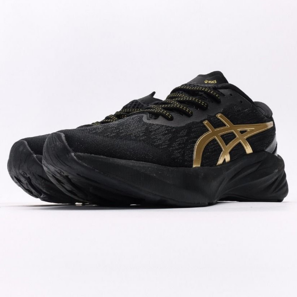 Asics Novablast 3™ – Noir/Doré