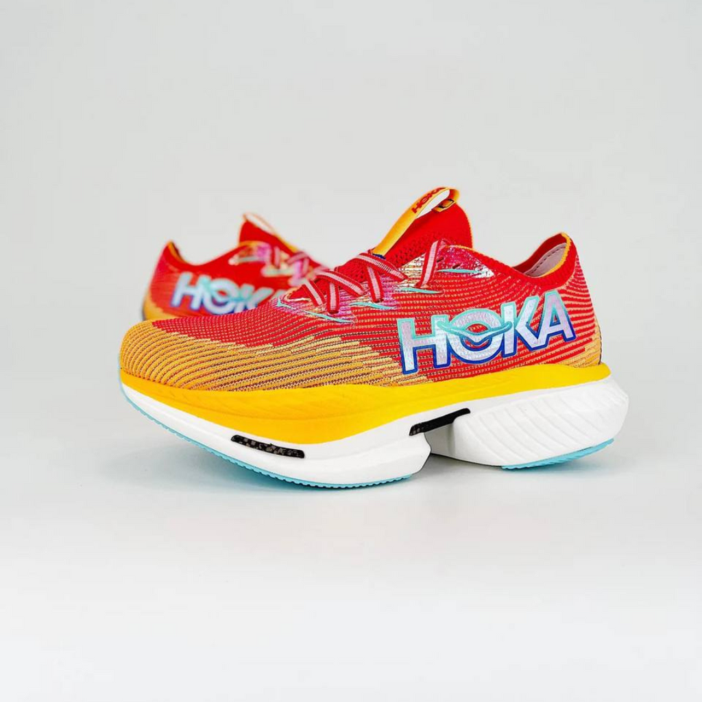 Hoka Cielo X1 Unisexe™ – Cerise Vibrante avec Éclat Solaire Radieux
