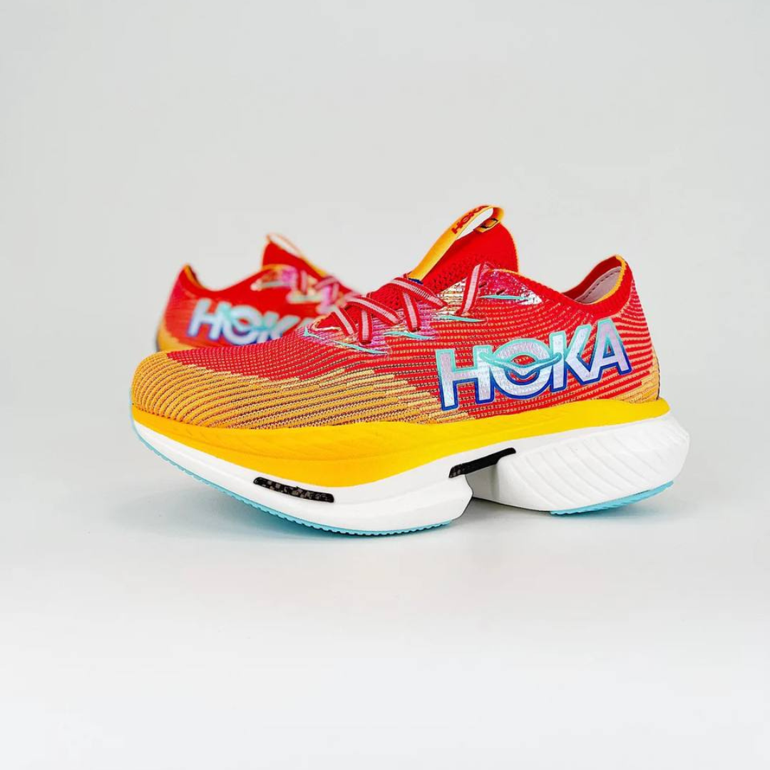 Hoka Cielo X1 Unisexe™ – Cerise Vibrante avec Éclat Solaire Radieux
