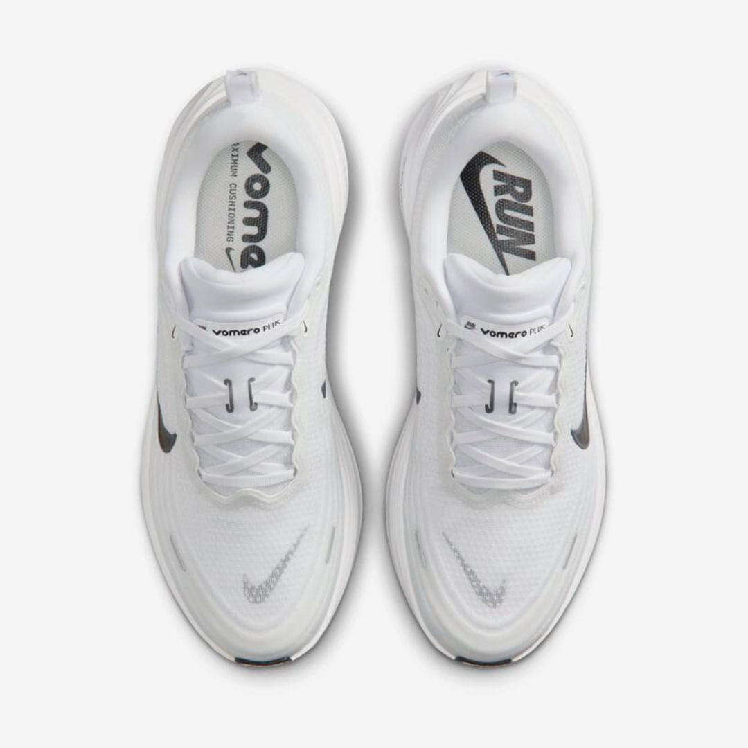 Nike Vomero Plus™ – White Cloud avec Black Shadow