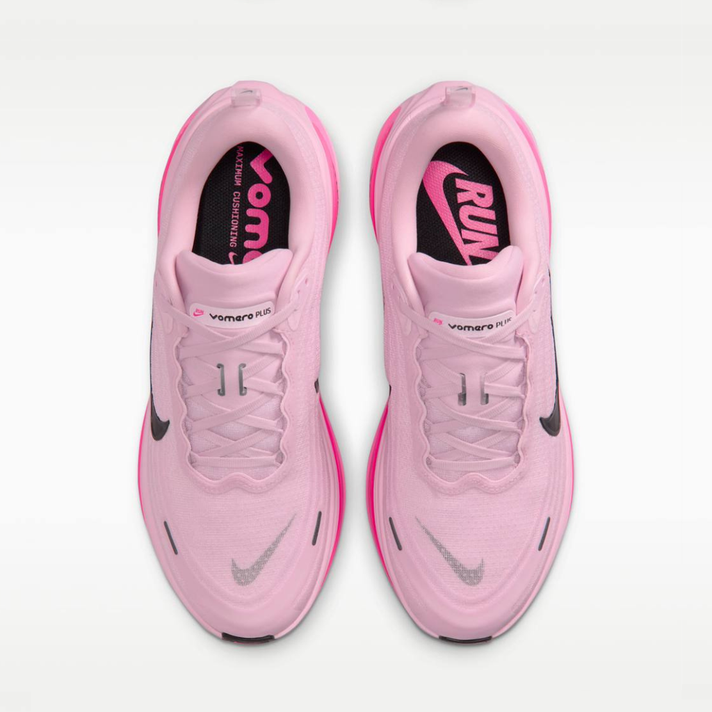 Nike Vomero Plus™ – Rose doux et Hyper Pink