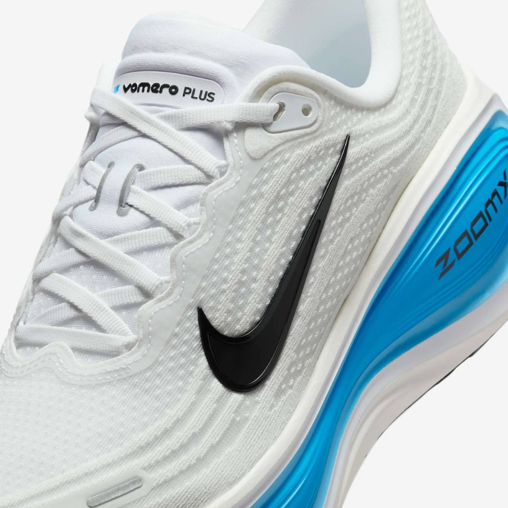 Nike Vomero Plus™ – Blanc Lumineux et Bleu Océan