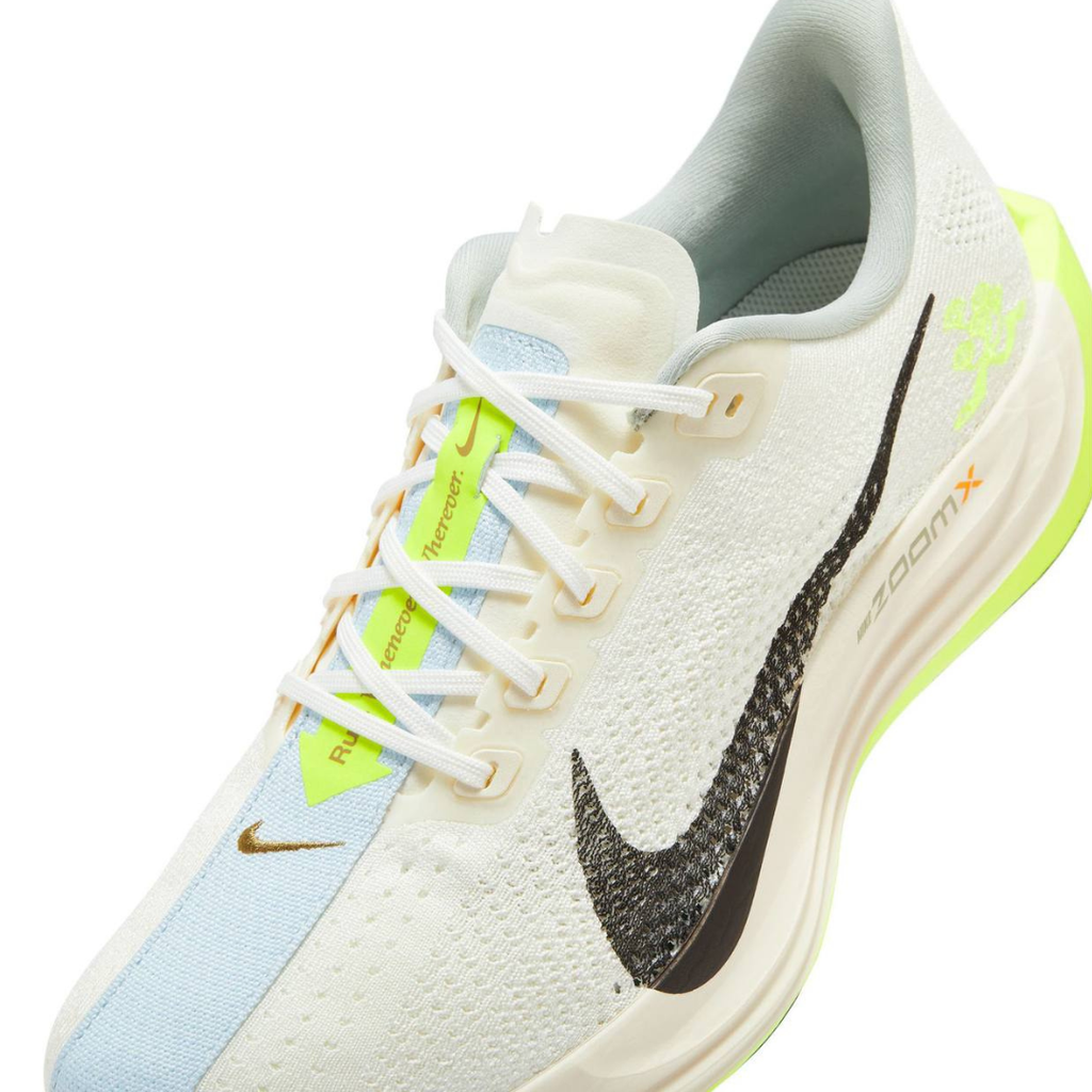 Nike Air Zoom Pegasus Plus™ – Ivoire Clair/Volt