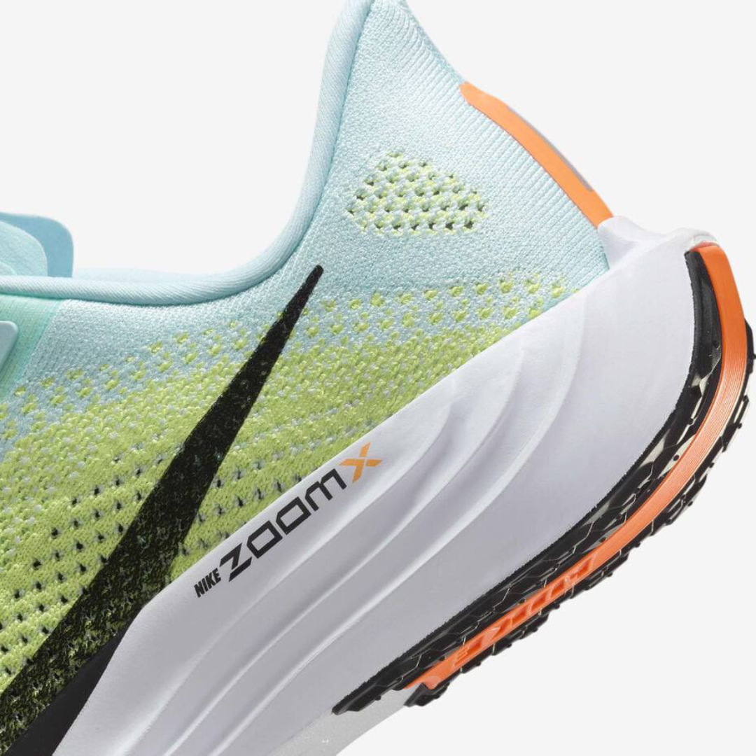 Nike Air Zoom Pegasus Plus™ – Bleu glacial avec du vert et de l'orange