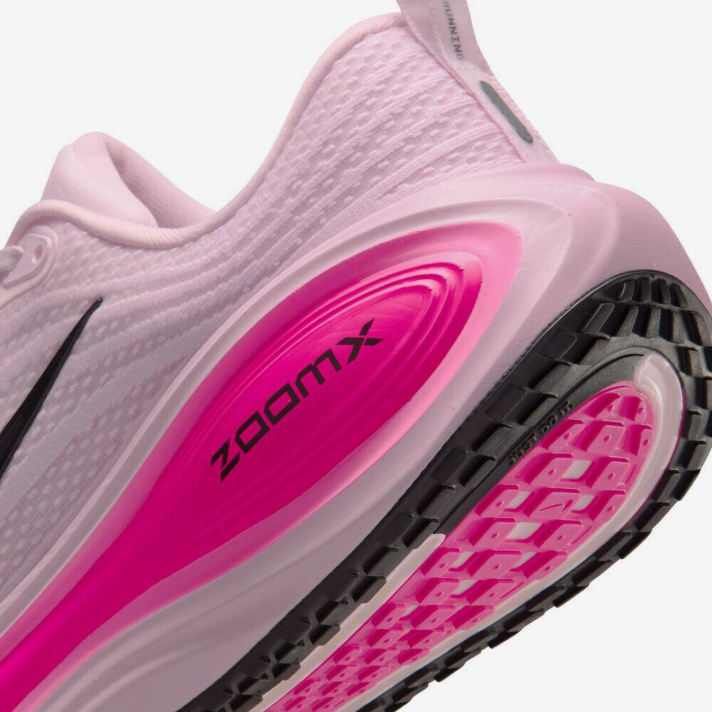 Nike Vomero Plus™ – Rose doux et Hyper Pink