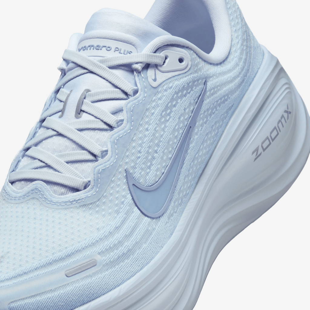 Nike Vomero Plus™ – Bleu Océan et Gris Clair