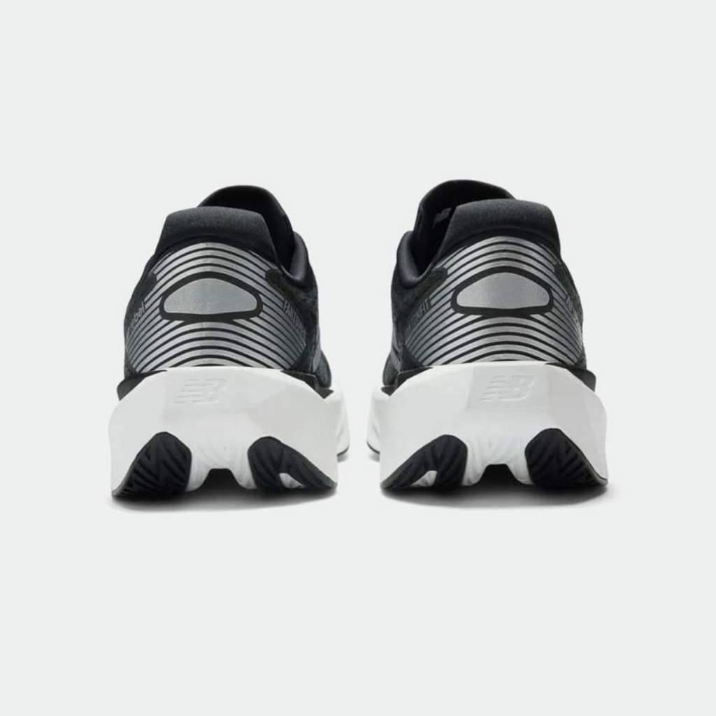 New Balance FuelCell Rebel V5™ – Noir/Blanc