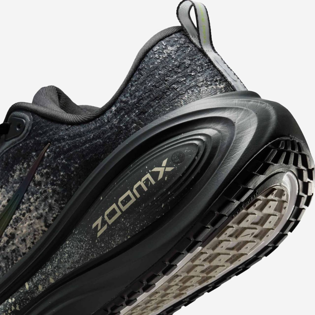 Nike Vomero Plus™ – Avoine Sable c/ Anthracite Fumée