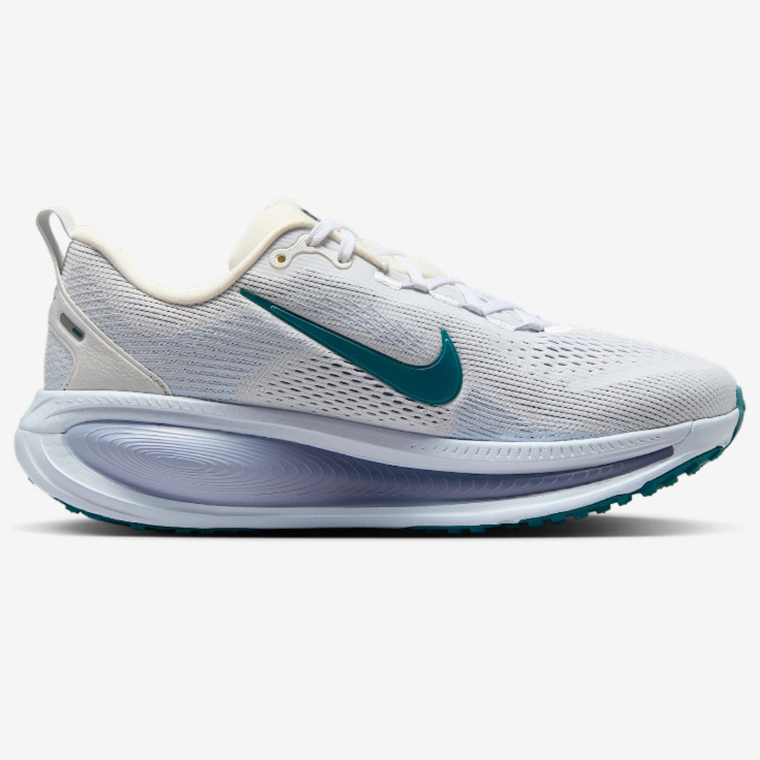 Nike Vomero 18™ – White Glow c/ Green Strike