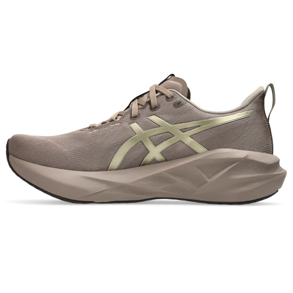 Asics Novablast 5 Luxe™ – Dor et Marron