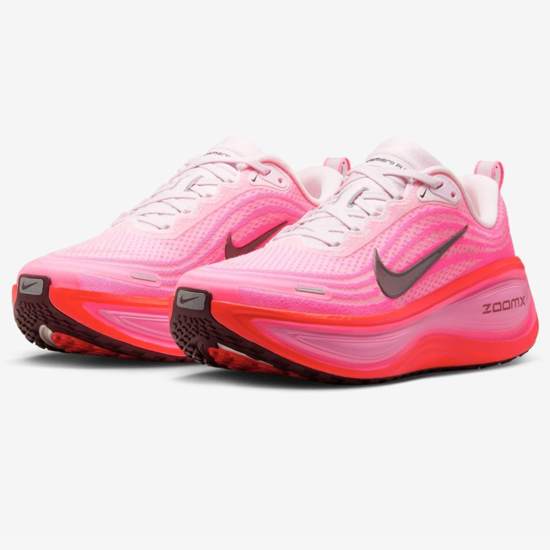Nike Vomero Plus™ – Rose Pulse avec Sunset Orange