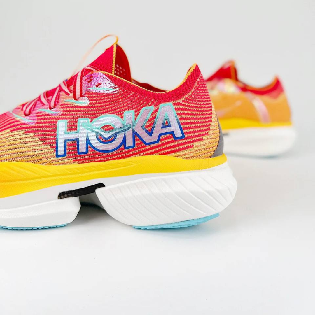 Hoka Cielo X1 Unisexe™ – Cerise Vibrante avec Éclat Solaire Radieux
