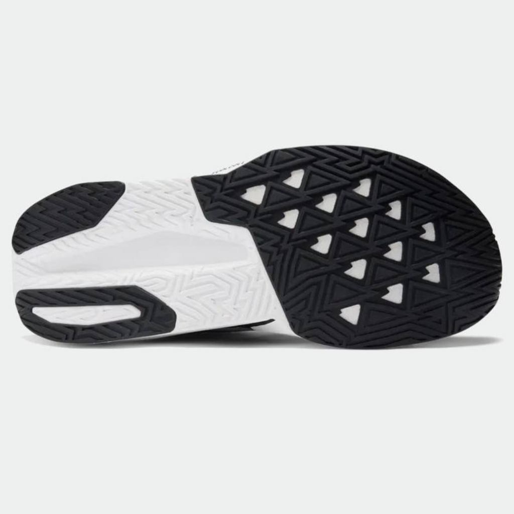 New Balance FuelCell Rebel V5™ – Noir/Blanc