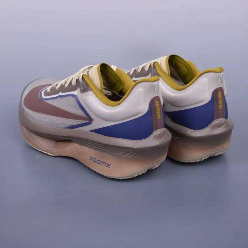 Nike Air Zoom Fly 6™ – Earth Brown avec Steel Grey