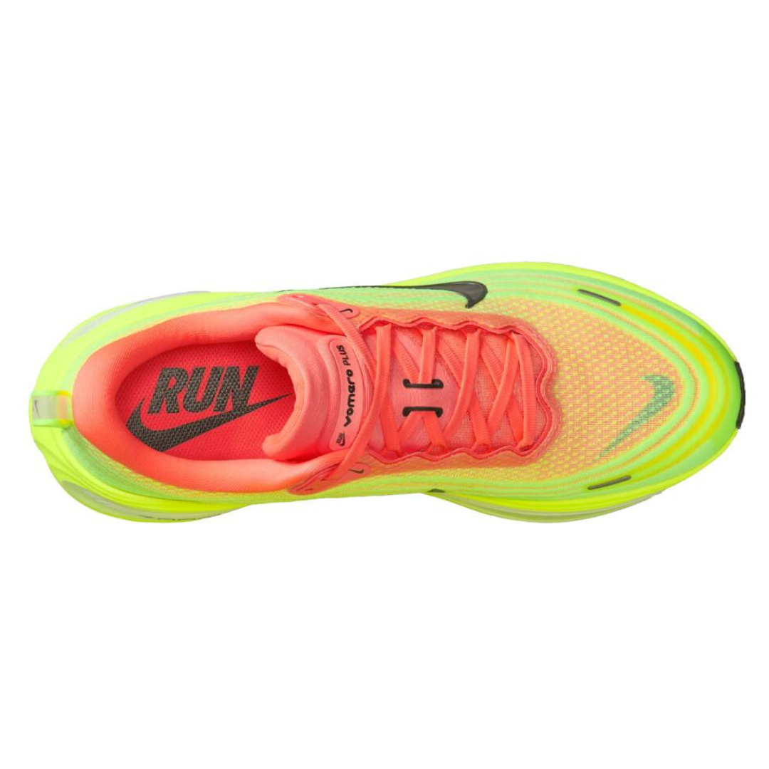 Nike Vomero Plus™ – Vert vif et Rouge cramoisi