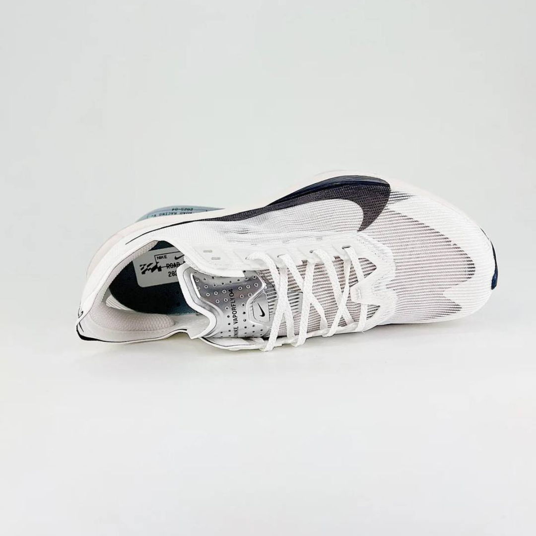 Nike ZoomX Vaporfly 4™ – White Mist/Gris acier