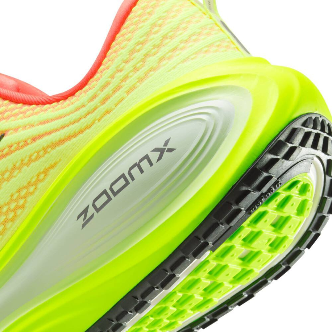 Nike Vomero Plus™ – Vert vif et Rouge cramoisi