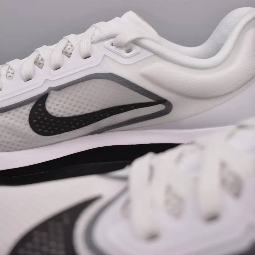 Nike Air Zoom Fly 6™ – Nuage Blanc avec Ombre Noire