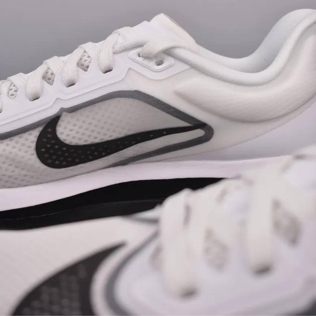 Nike Air Zoom Fly 6™ – Nuage Blanc avec Ombre Noire