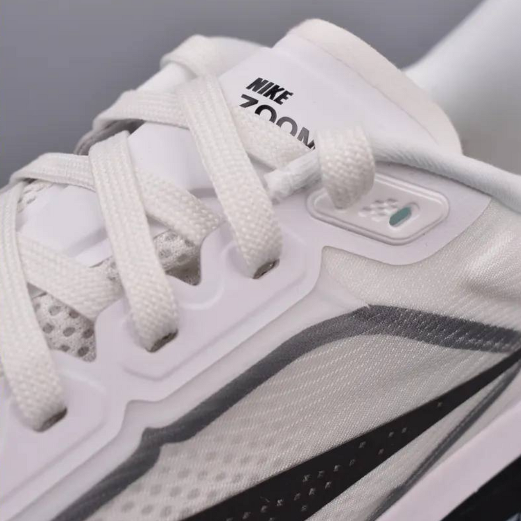 Nike Air Zoom Fly 6™ – Nuage Blanc avec Ombre Noire