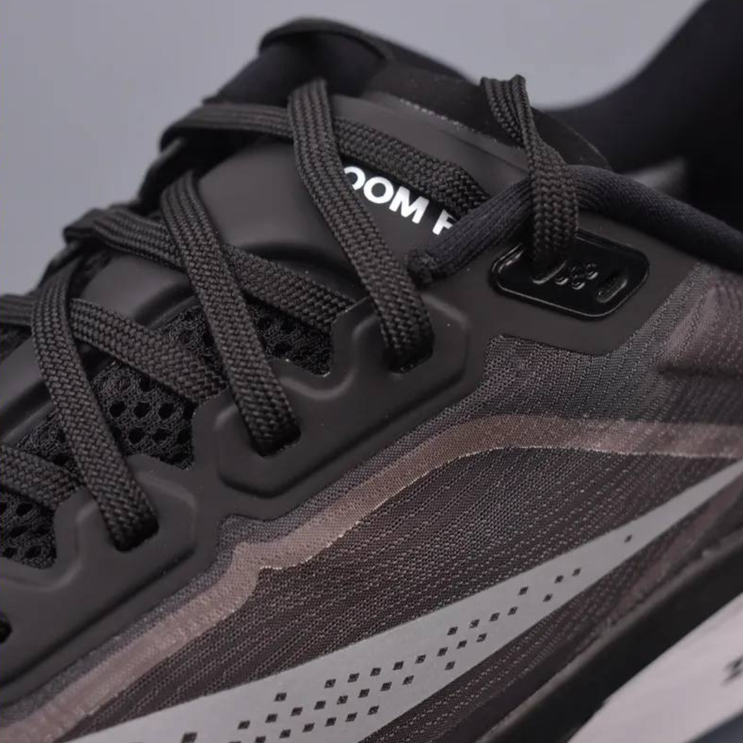 Nike Air Zoom Fly 6™ – Black Shadow avec White Cloud