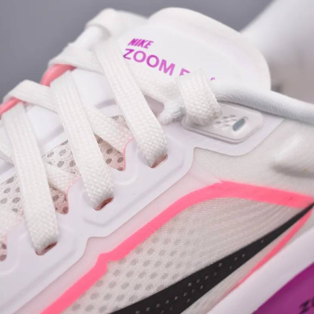 Nike Air Zoom Fly 6™ – Blanc Luminescent/Rose Vif