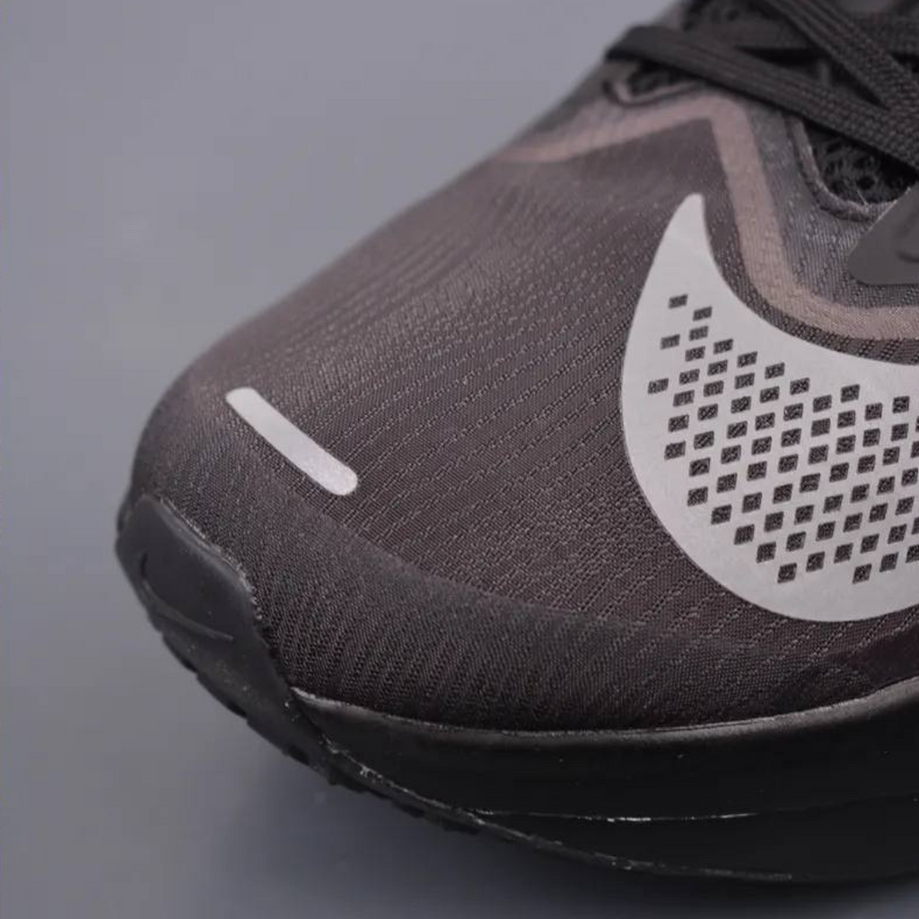 Nike Air Zoom Fly 6™ – Black Shadow avec White Cloud