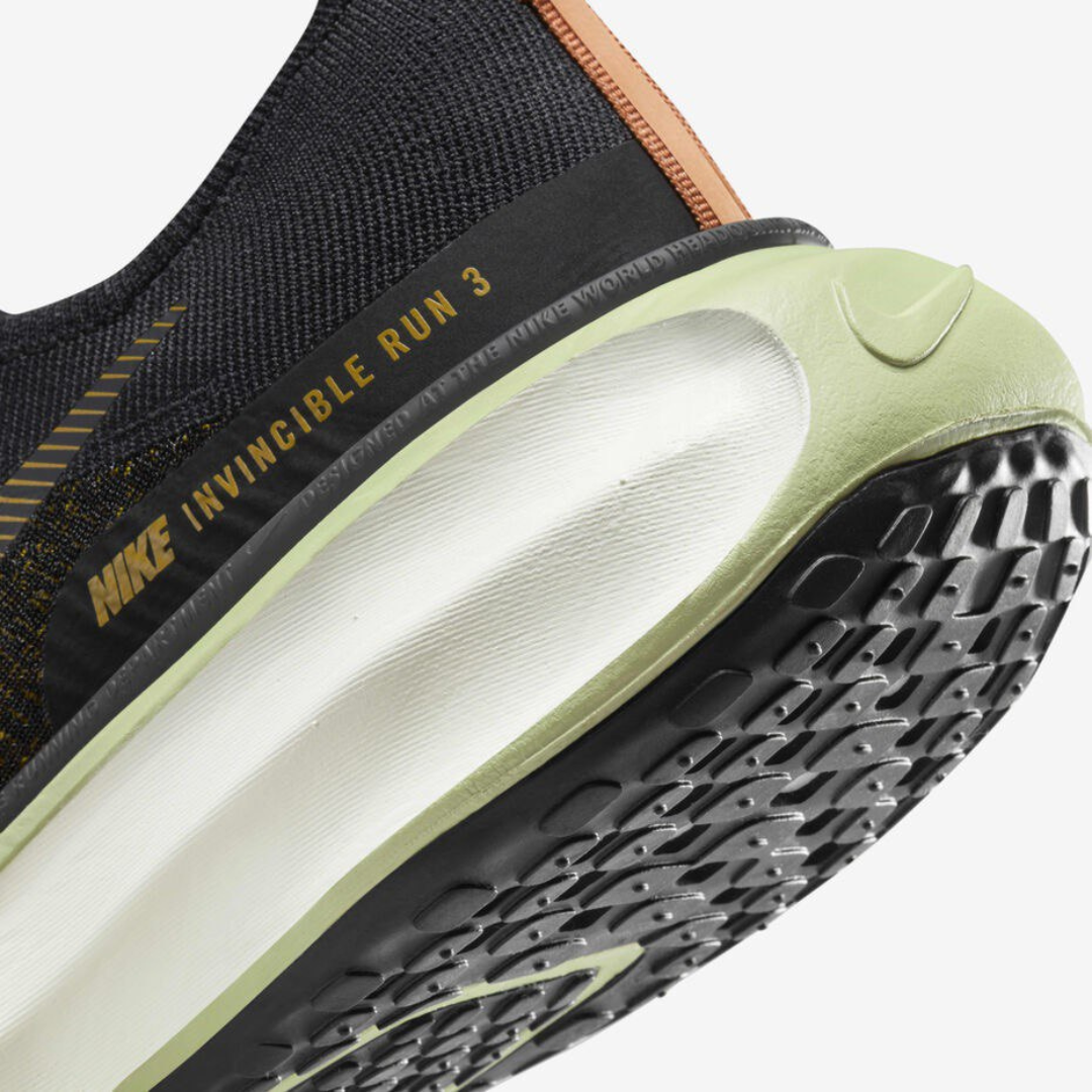 Nike ZoomX Invincible Run 3™ – Noir Ombré avec Bronze Lumineux