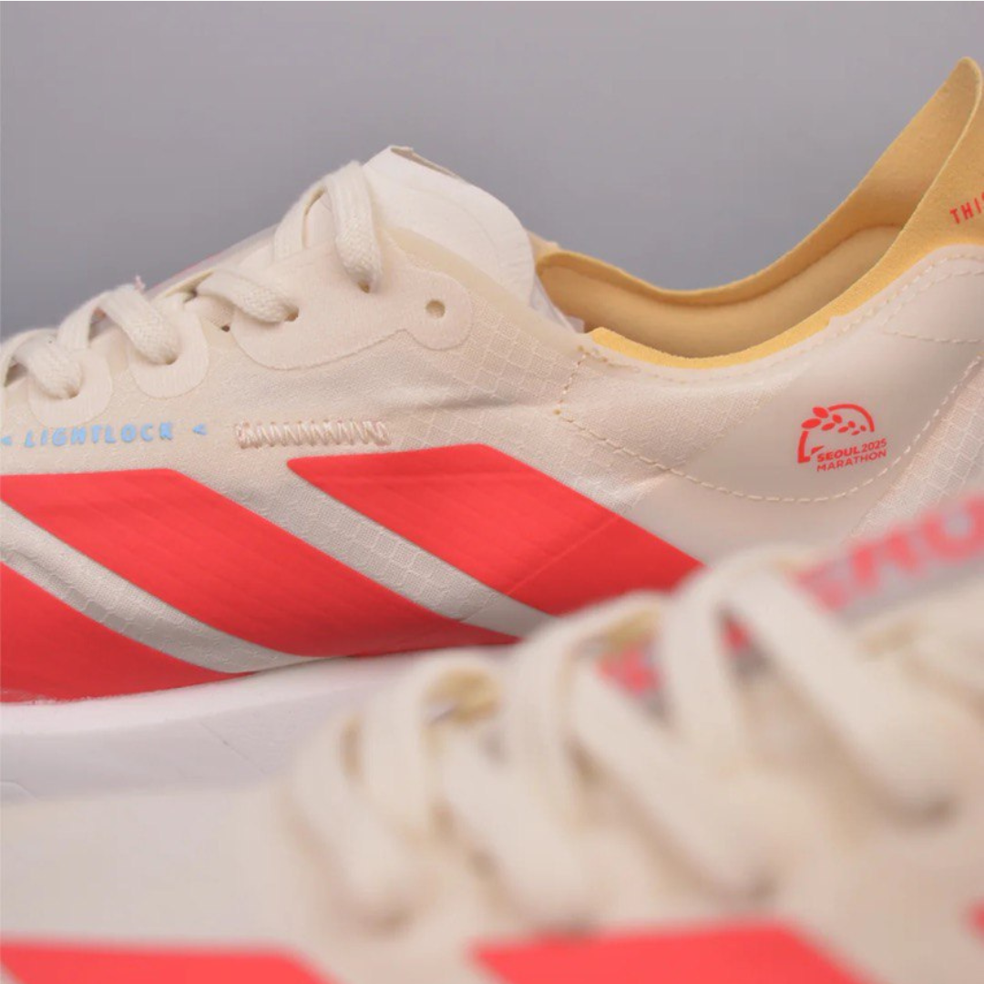 Adidas Adizero Adios Pro 4™ – Beige avec Rouge