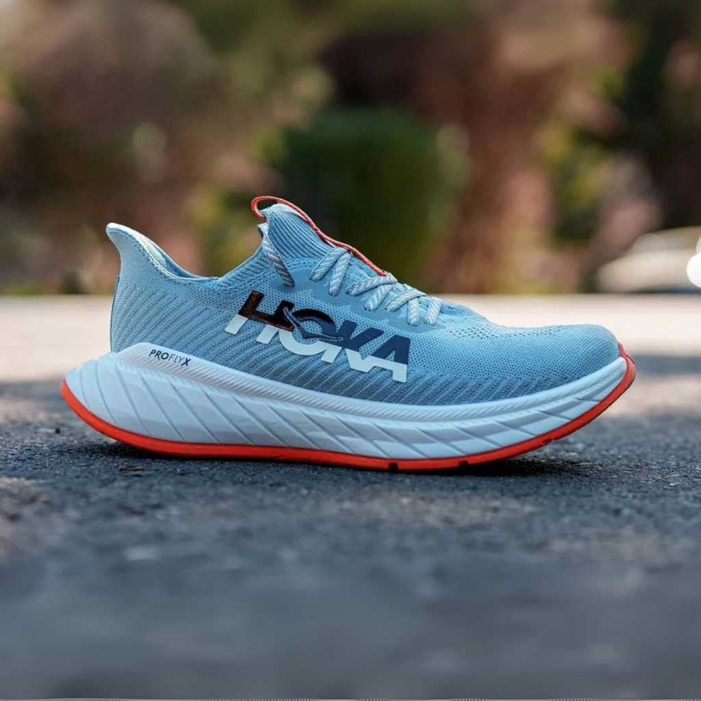 Hoka Carbon X3™ – Bleu Vibrant avec Rouge Impactant